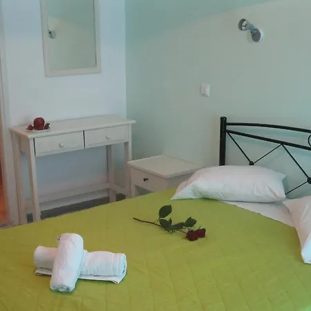 Penzion Very-kokkos 2 Naxos City