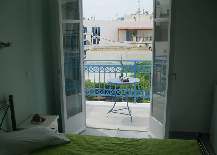 Very-kokkos 2 3* Naxos City